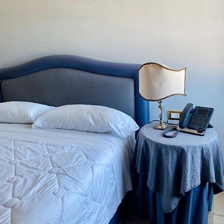 Hotel Saraceno Al Faro Taranto Luaran gambar