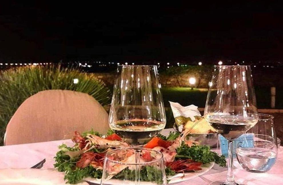 Hotel Saraceno Al Faro Taranto Luaran gambar