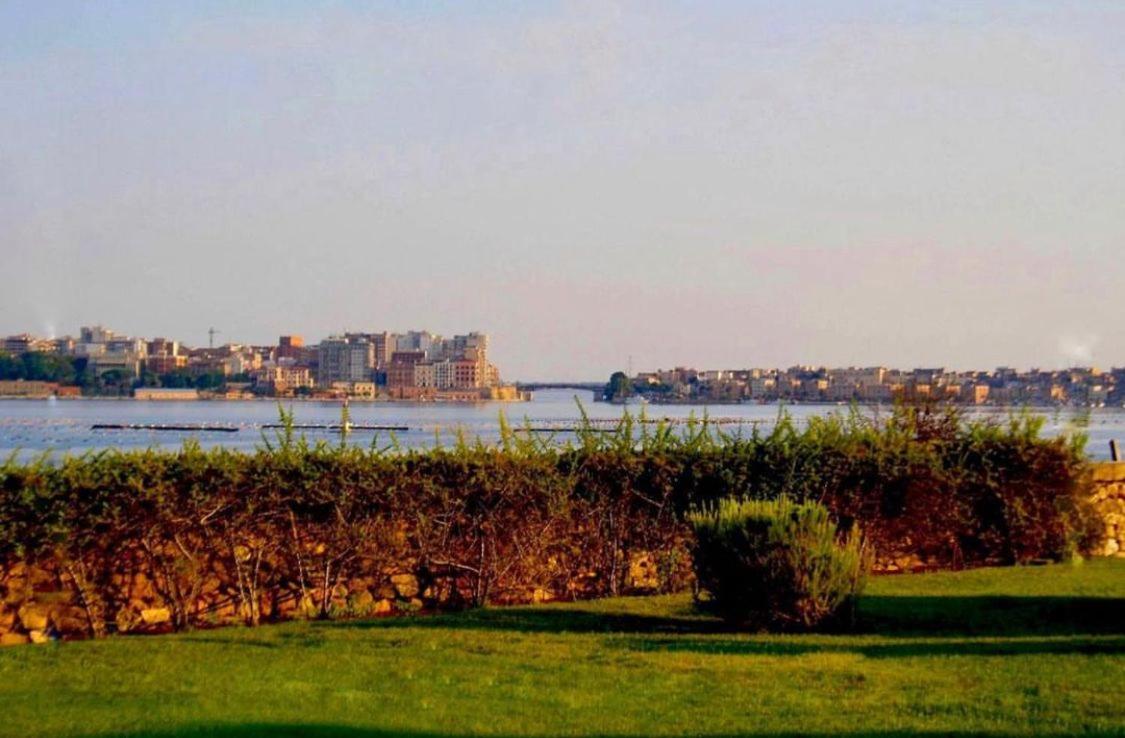 Hotel Saraceno Al Faro Taranto Luaran gambar