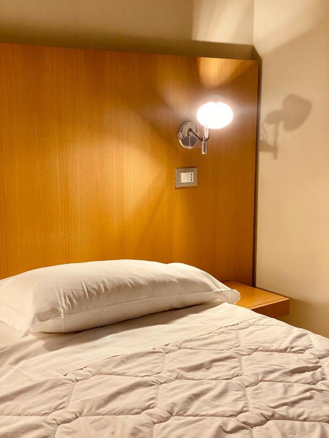 Hotel Saraceno Al Faro Taranto Luaran gambar