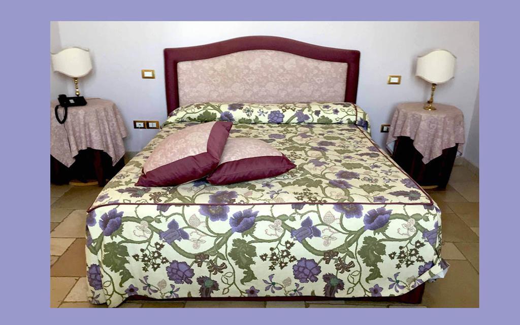 Hotel Saraceno Al Faro Taranto Luaran gambar